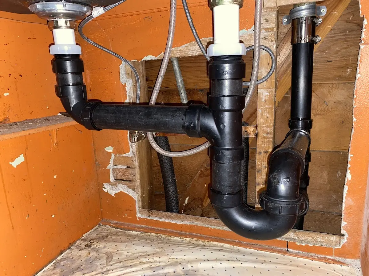 Professional Pipe Bursting equipment and tools on the job in Menallen
